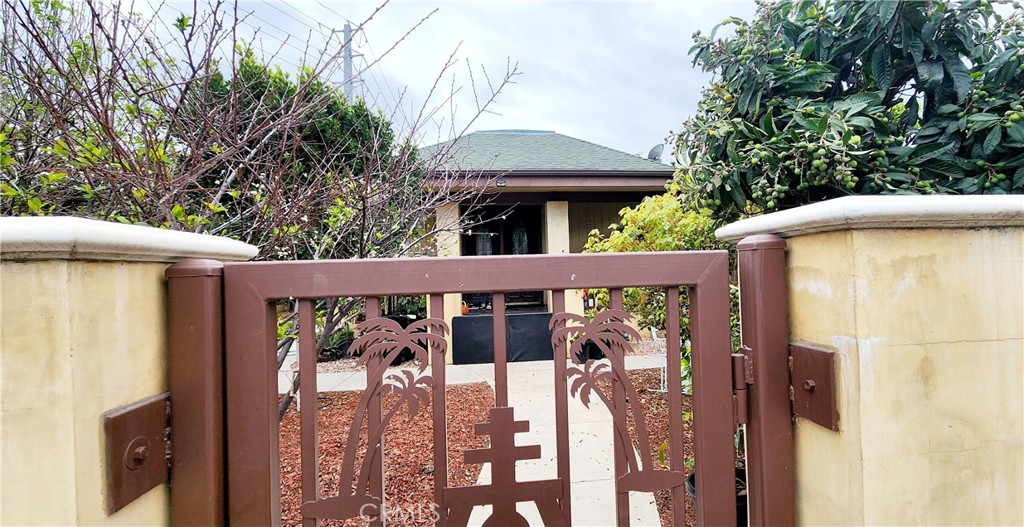 3130 1st Street, Unit 2 Riverside, CA 92507 - Photo 4 of 74 3112 1st ST FRONT GATE
