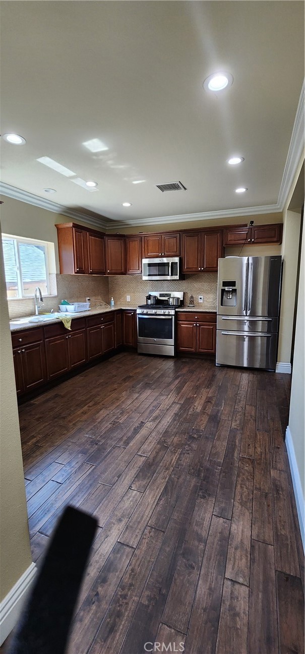 3130 1st Street, Unit 2 Riverside, CA 92507 - Photo 41 of 74 3130 1st ST KITCHEN