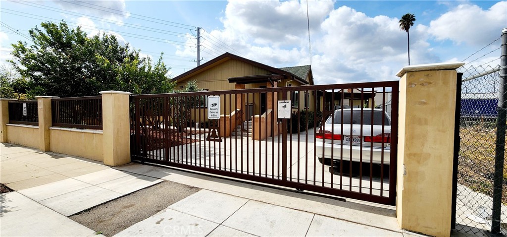 3130 1st Street, Unit 2 Riverside, CA 92507 - Photo 6 of 74 3112 1st ST. 2BED/1BATH AUTOMATIC GATE