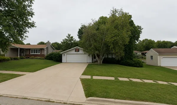 $169,900 | 564 North Greenfield Drive, Freeport, IL 61032