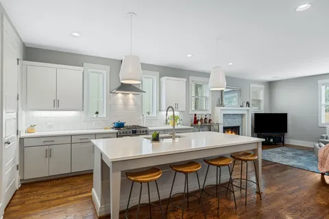 $1,150,000 | 835 B Dewees Avenue, Nashville, TN 37204