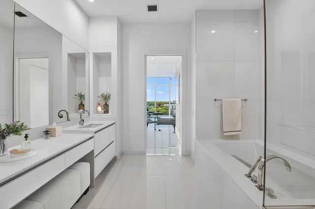 $6,750,000 | 20155 Boca W Drive, Unit PH A901, Boca Raton, FL 33434
