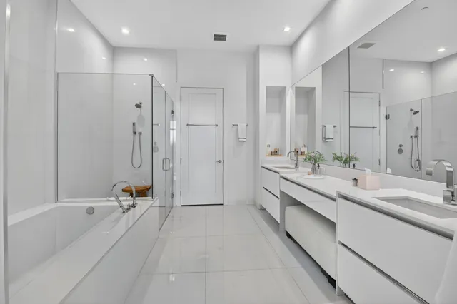 $6,750,000 | 20155 Boca W Drive, Unit PH A901, Boca Raton, FL 33434