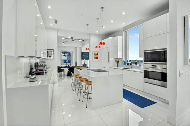 $6,750,000 | 20155 Boca W Drive, Unit PH A901, Boca Raton, FL 33434