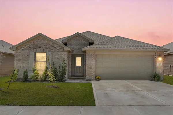 $2,600 | 1205 Carnaby Street, Corpus Christi, TX 78415
