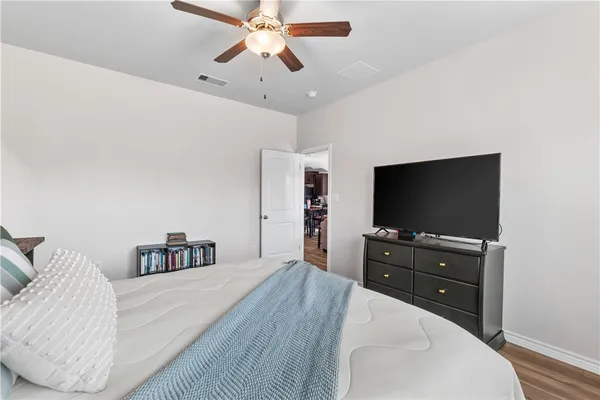 $2,600 | 1205 Carnaby Street, Corpus Christi, TX 78415