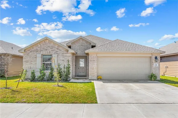 $2,600 | 1205 Carnaby Street, Corpus Christi, TX 78415