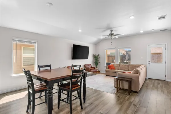 $2,600 | 1205 Carnaby Street, Corpus Christi, TX 78415