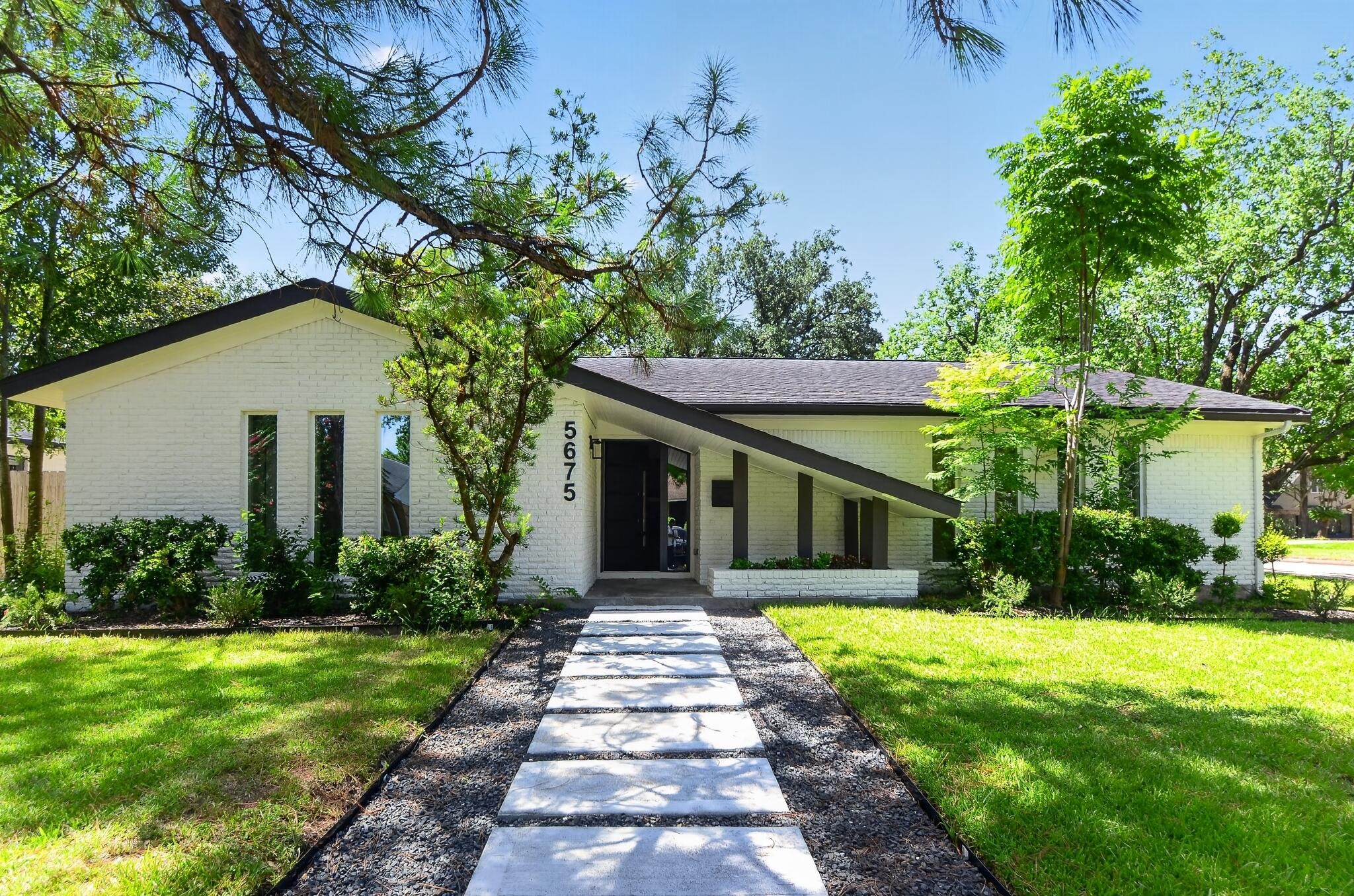 5675 Sylmar Road Houston, TX 77081 - Photo 1 of 31 Gallery Image 1