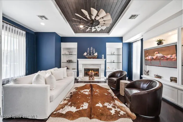 a view of a lake in a city