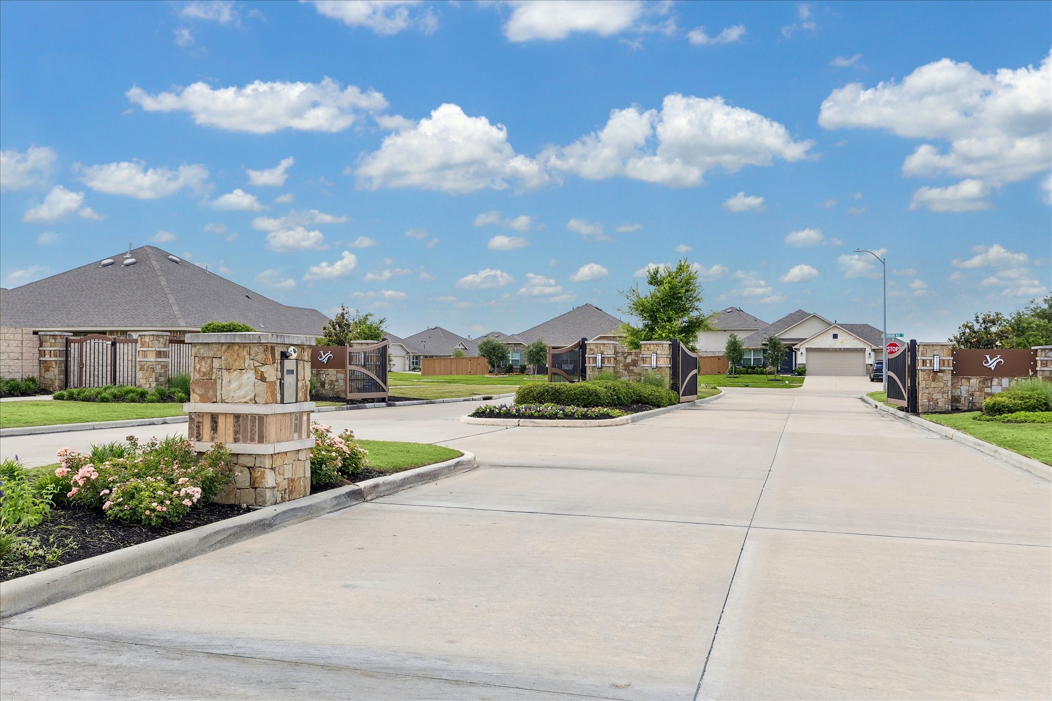 10227 Whitney Reach Drive Rosharon, TX 77583 - Photo 5 of 28 Private entry to the exclusive Sierra Vista gated portion of this community where this home is located. The other gated entry on the east side of this enclave provides a direct exit that makes access to HIghway 288 North and South very easy.