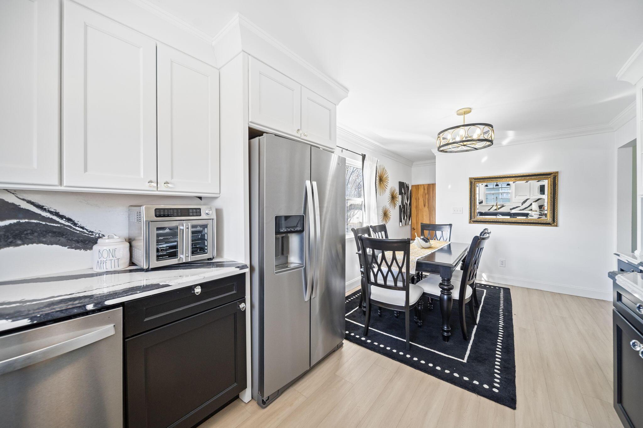 2431 White Road Grove City, OH 43123 - Photo 14 of 81 eat in kitchen