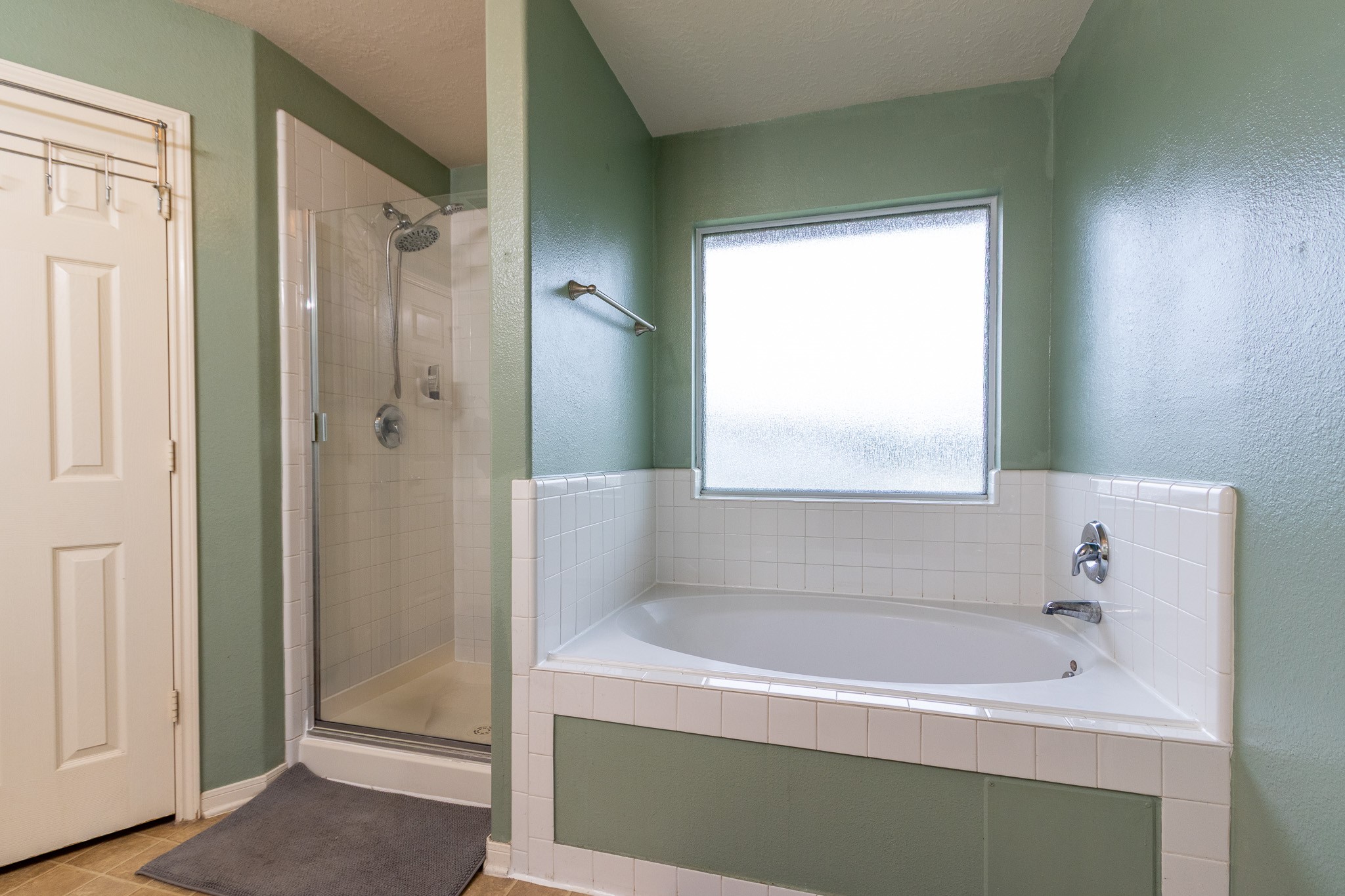 921 Sage Street Baytown, TX 77521 - Photo 22 of 38 Primary Bath