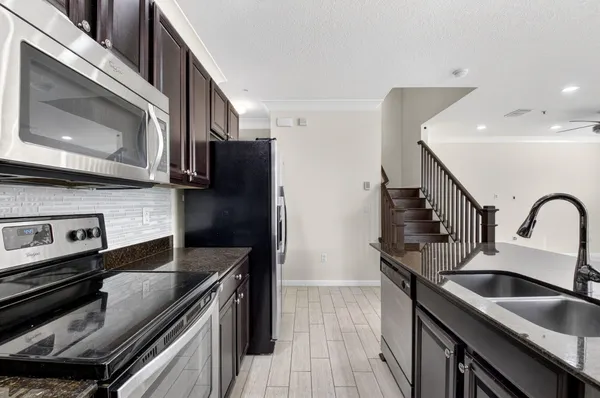 $5,000 | 4920 Northwest 15th Avenue, Boca Raton, FL 33431