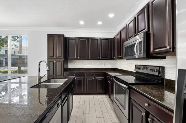 $5,000 | 4920 Northwest 15th Avenue, Boca Raton, FL 33431