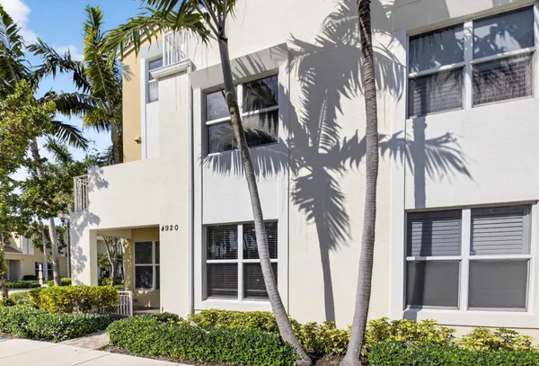 $5,000 | 4920 Northwest 15th Avenue, Boca Raton, FL 33431