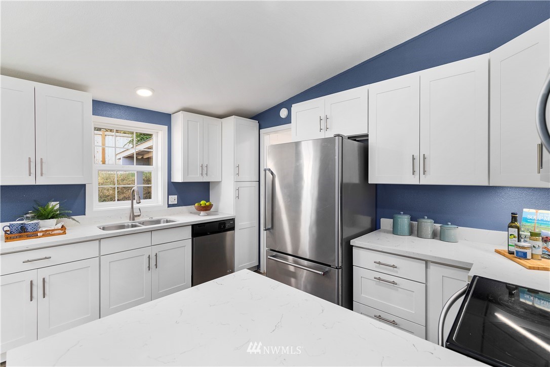 2711 South Lake Roesiger Road Snohomish, WA 98290 - Photo 14 of 40