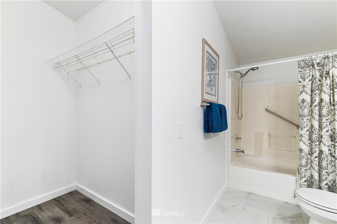 2711 South Lake Roesiger Road Snohomish, WA 98290 - Photo 18 of 40