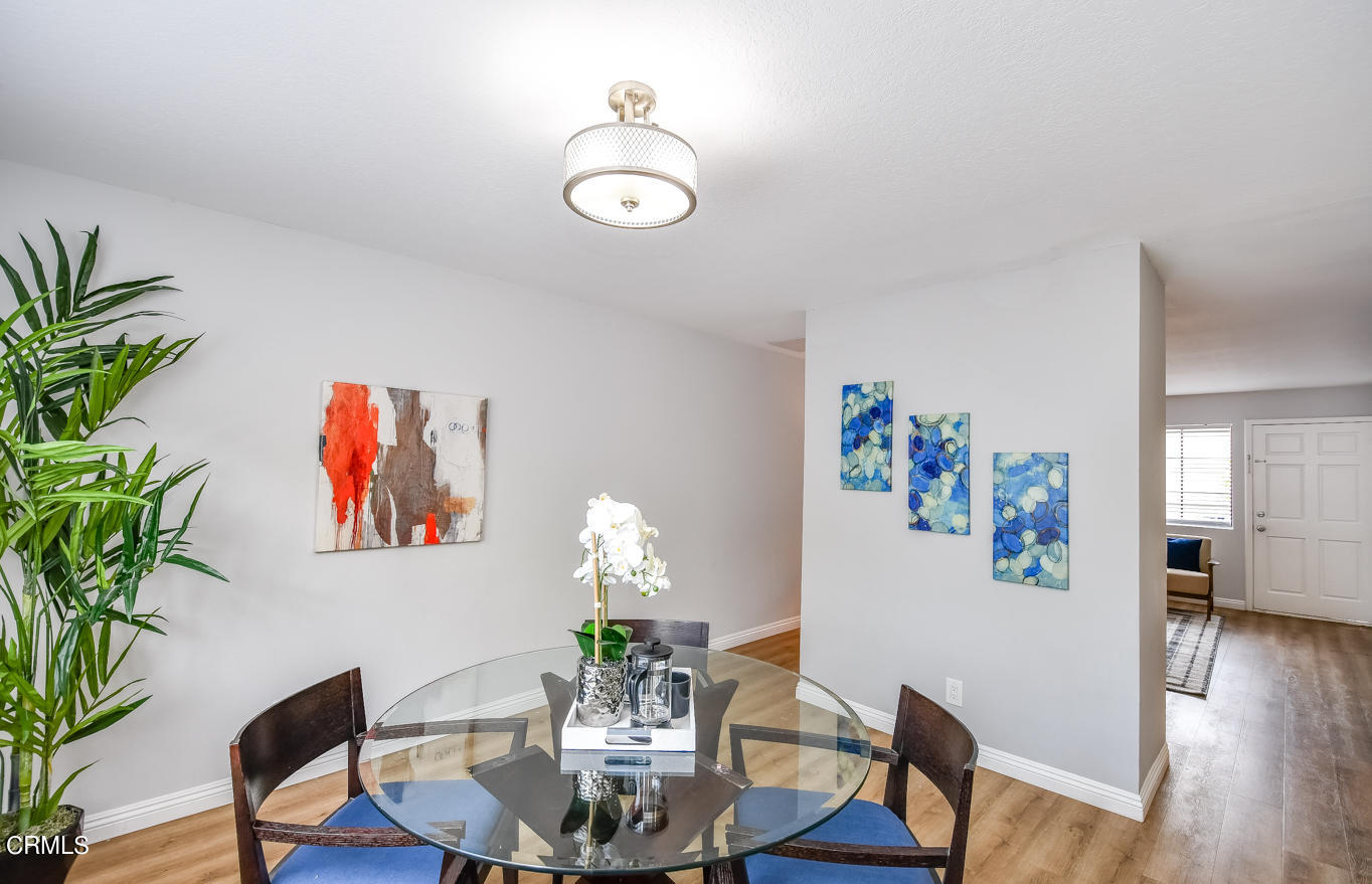 249 Alpine Street, Unit 53 Pasadena, CA 91106 - Photo 11 of 33 a living room with furniture