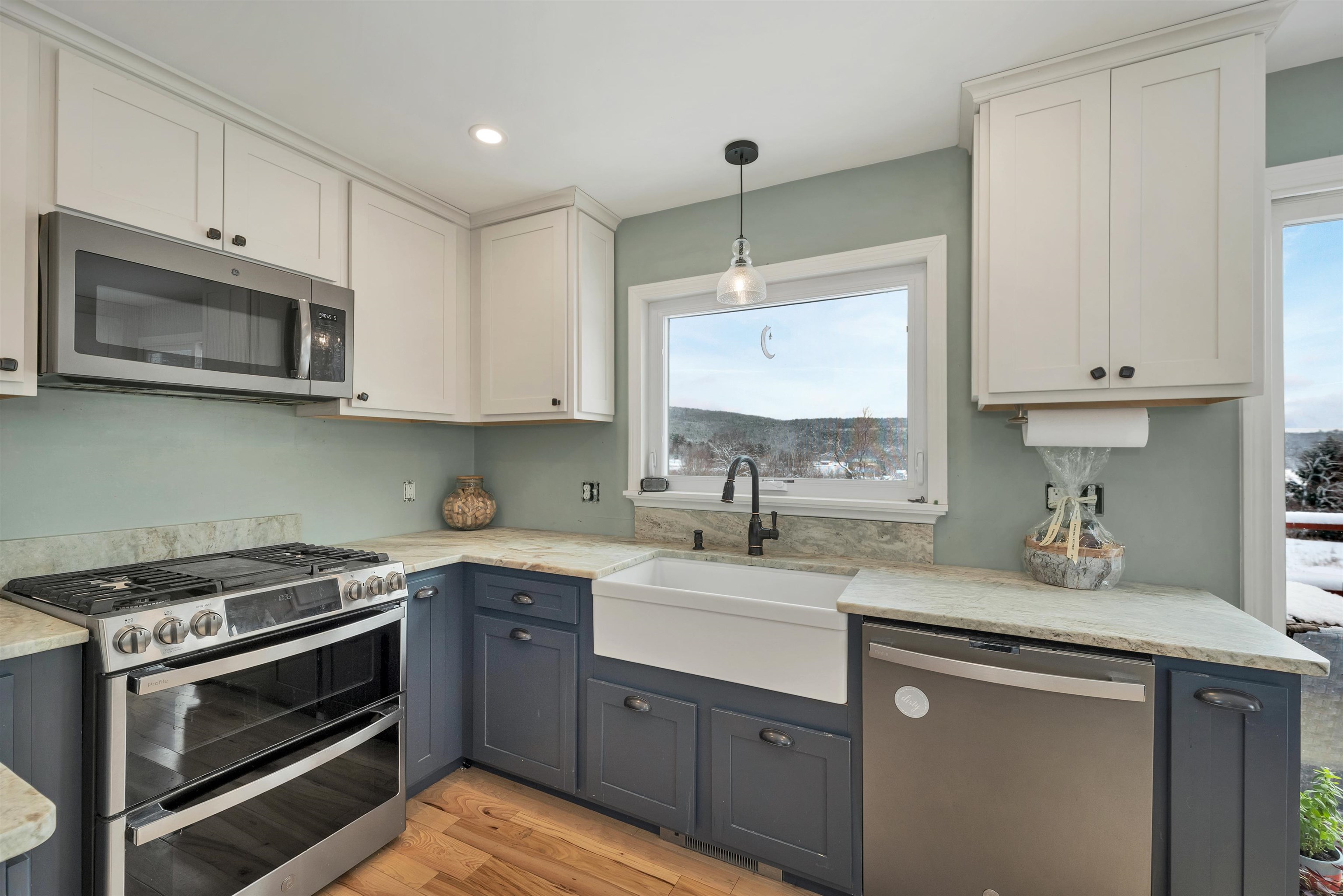 48 Manchester Drive Lebanon, NH 03766 - Photo 12 of 47