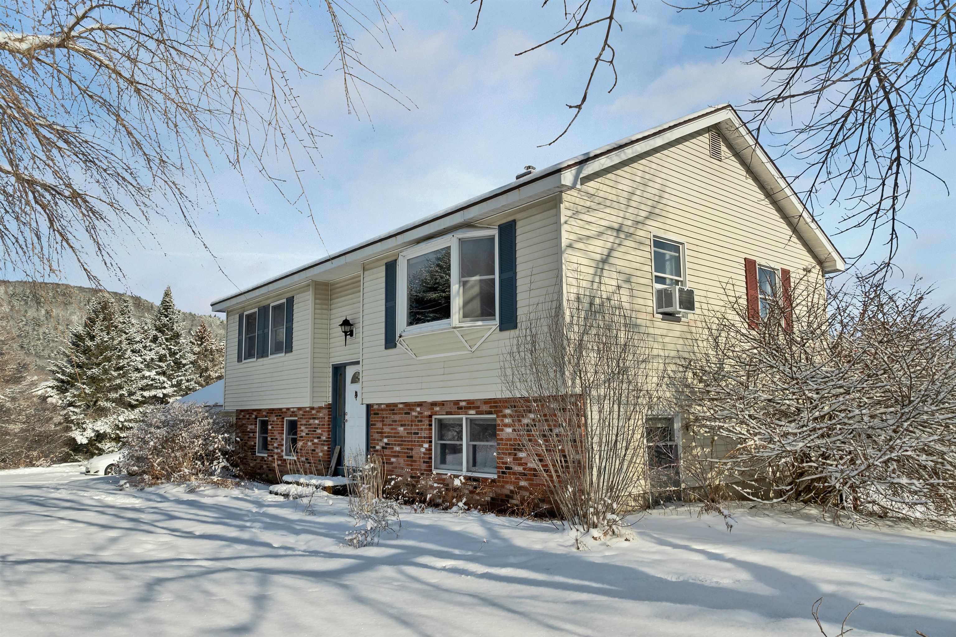 48 Manchester Drive Lebanon, NH 03766 - Photo 2 of 47