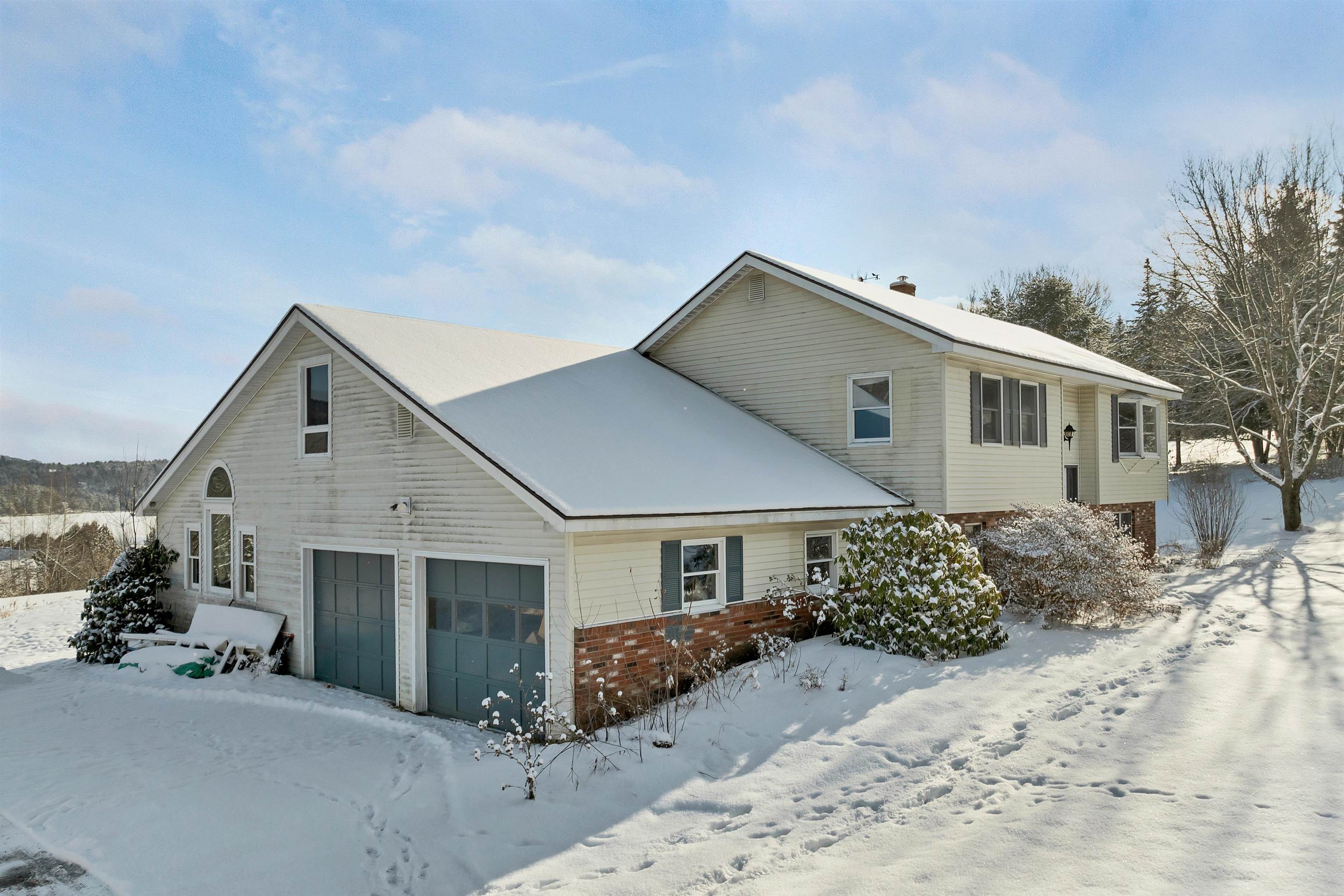 48 Manchester Drive Lebanon, NH 03766 - Photo 3 of 47