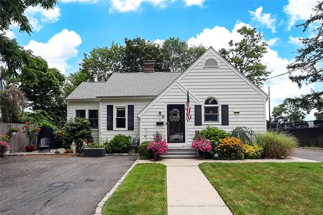 $849,888 | 8 Dumond Place, Glen Head, NY 11545