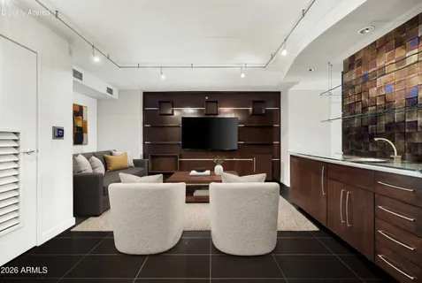 $945,000 | 4808 North 24th Street, Unit 627, Phoenix, AZ 85016