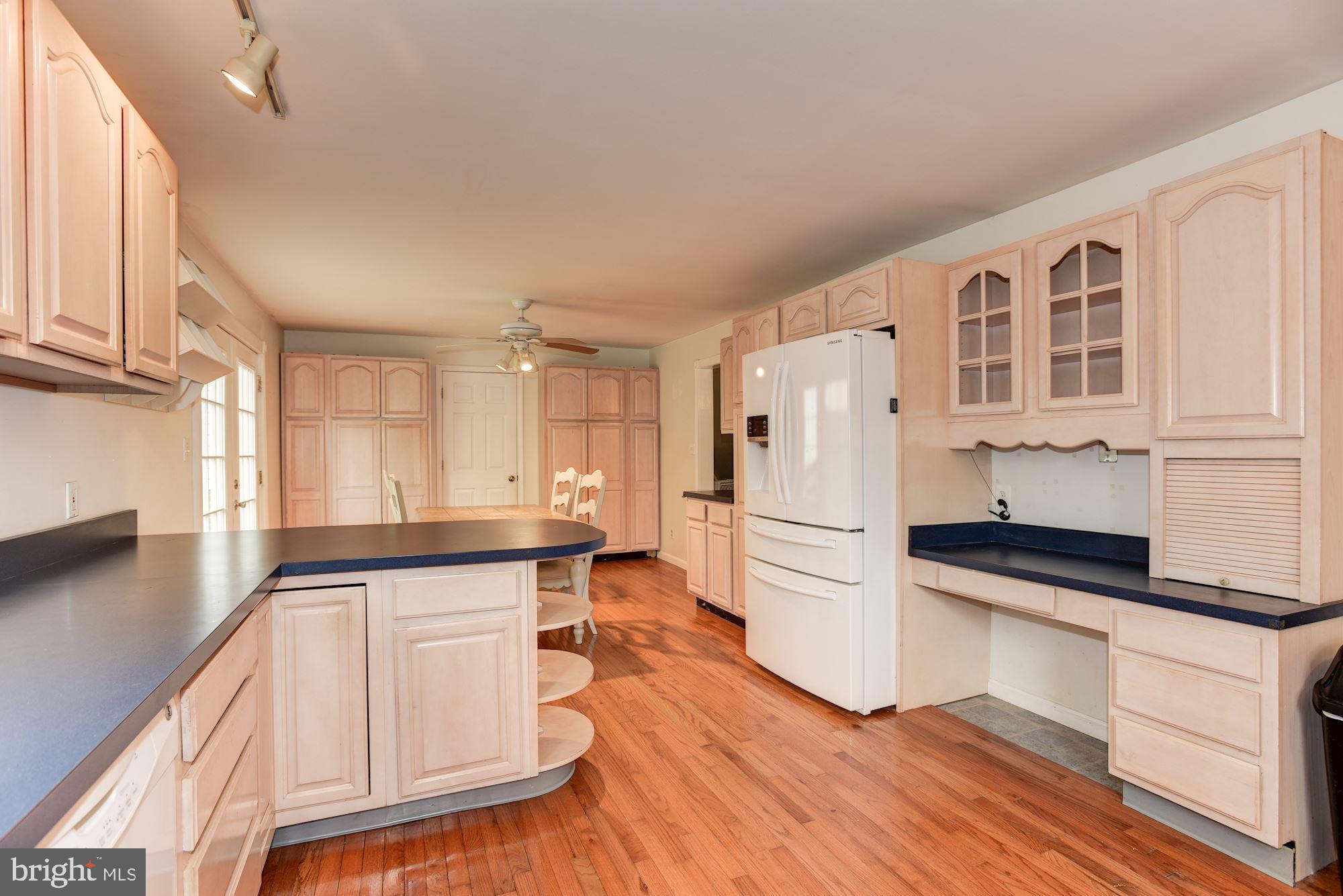 7349 Gaither Road Sykesville, MD 21784 - Photo 8 of 37 Eat-In Kitchen | Planning Station