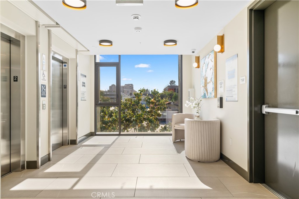 218 North El Molino Avenue, Unit 502 Pasadena, CA 91101 - Photo 22 of 35 a view interior of the house