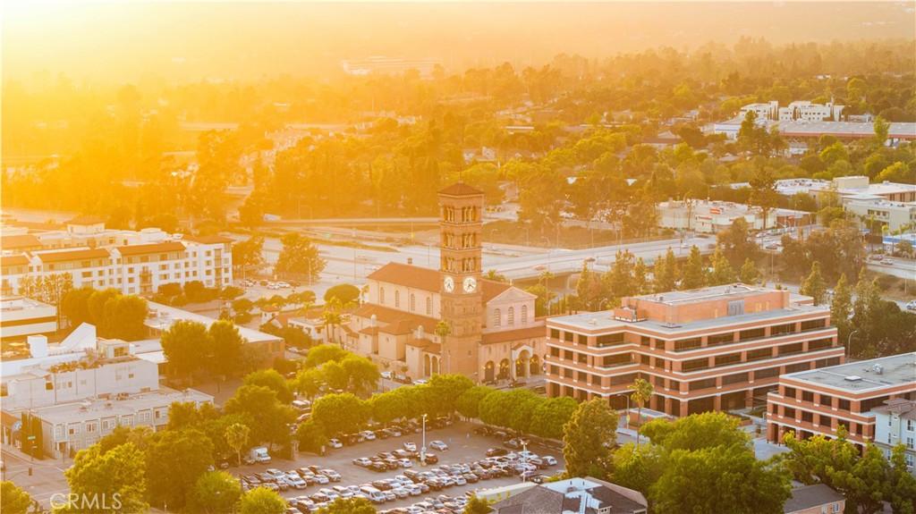 218 North El Molino Avenue, Unit 502 Pasadena, CA 91101 - Photo 35 of 35 a view of a city