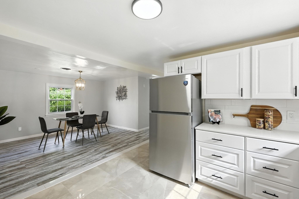 73 Timber Lane Springfield, MA 01119 - Photo 5 of 22