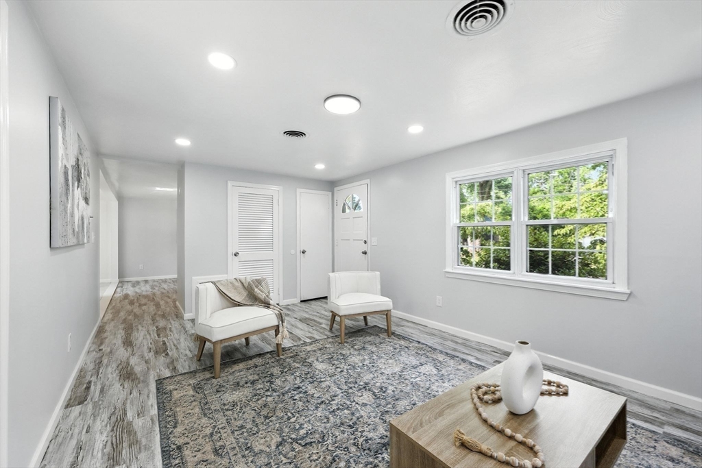 73 Timber Lane Springfield, MA 01119 - Photo 8 of 22