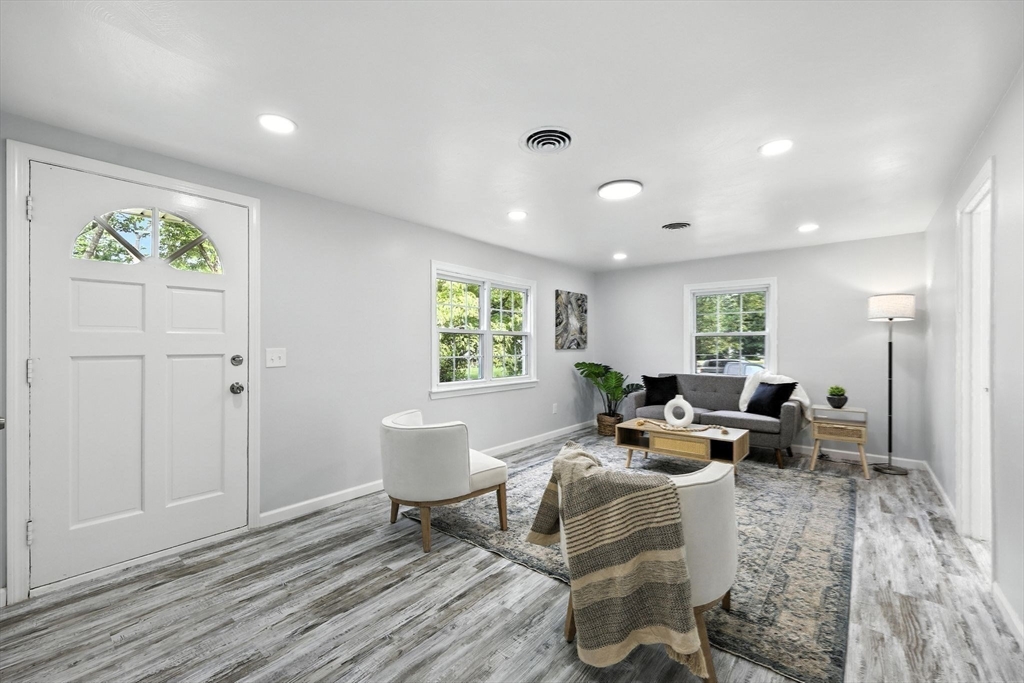 73 Timber Lane Springfield, MA 01119 - Photo 9 of 22