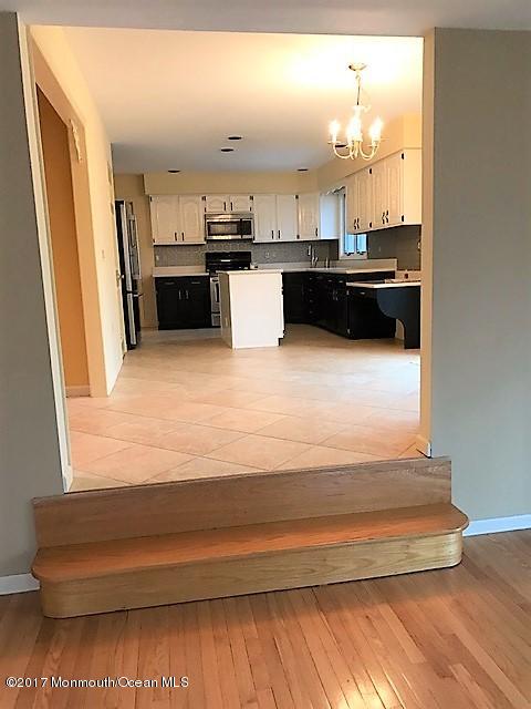11 Red Hawk Road South Colts Neck, NJ 07722 - Photo 8 of 25 Kitchen
