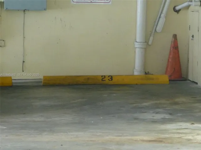 $1,525 | 851 Meridian Avenue, Unit 23, Miami Beach, FL 33139