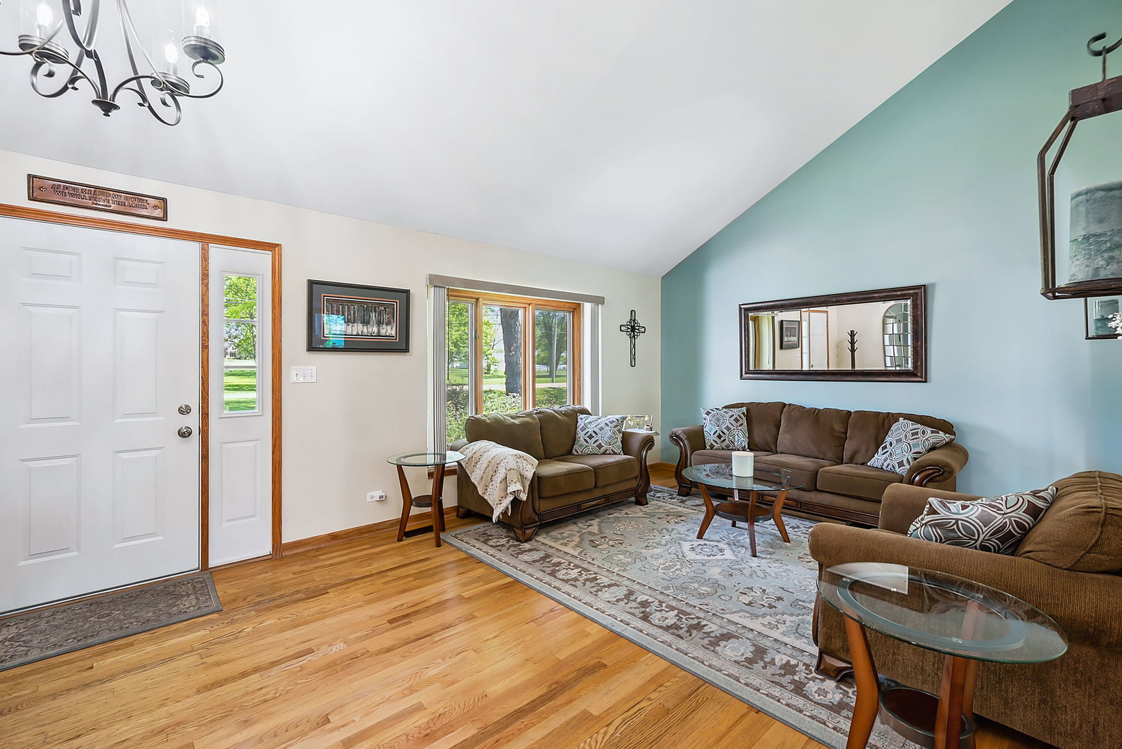 1131 Hart Road Batavia, IL 60510 - Photo 3 of 26 Gallery Image 3