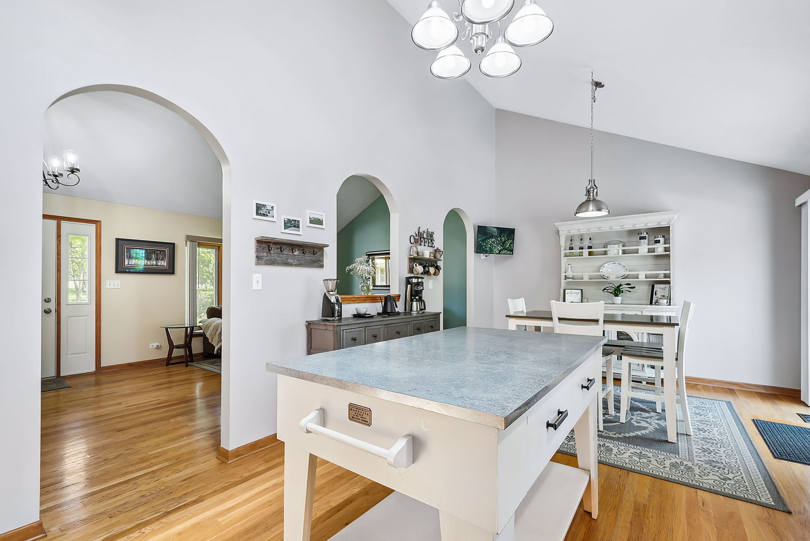 1131 Hart Road Batavia, IL 60510 - Photo 8 of 26 Gallery Image 8