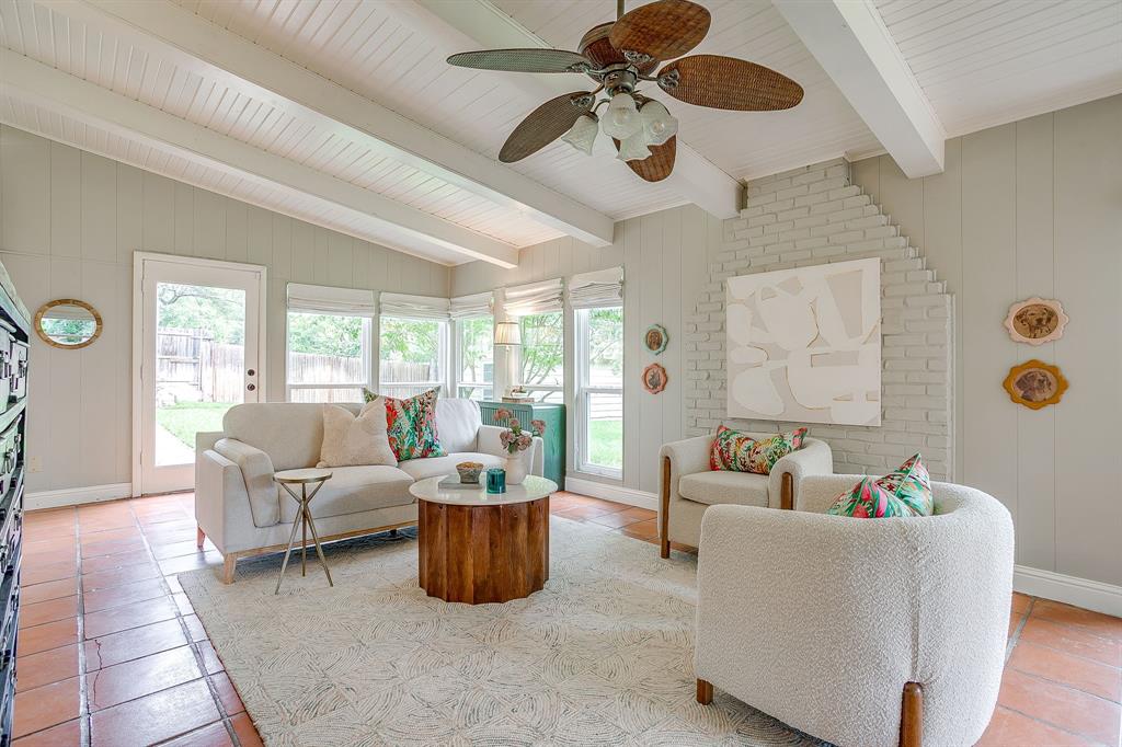 4316 West Clayton Road Fort Worth, TX 76116 - Photo 18 of 37 Great space and natural light!