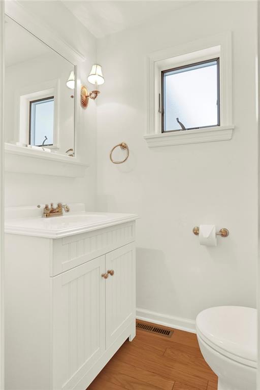 185 Barron Road Ligonier, PA 15658 - Photo 17 of 47 1st floor powder room