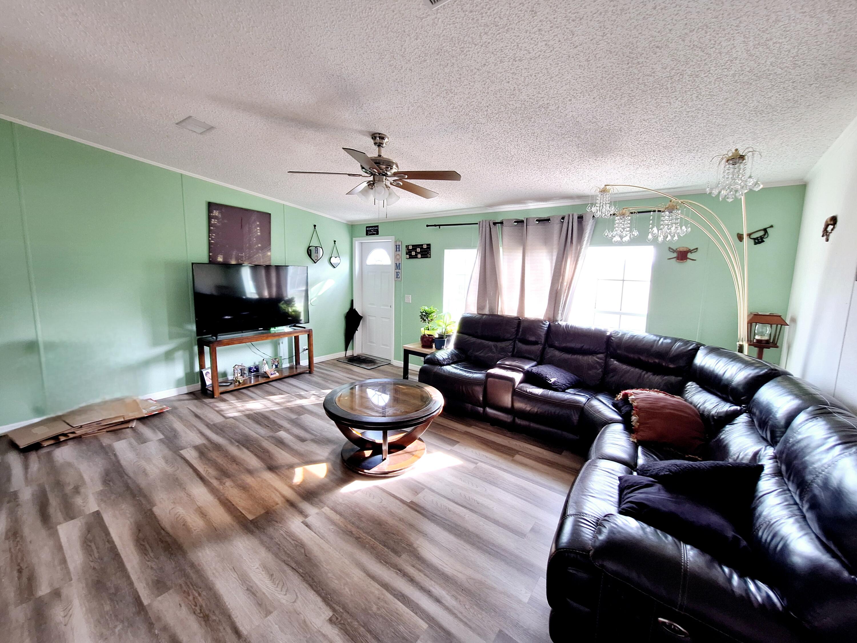 2552 Haverhill Road Northeast Palm Bay, FL 32905 - Photo 4 of 17 Living Room