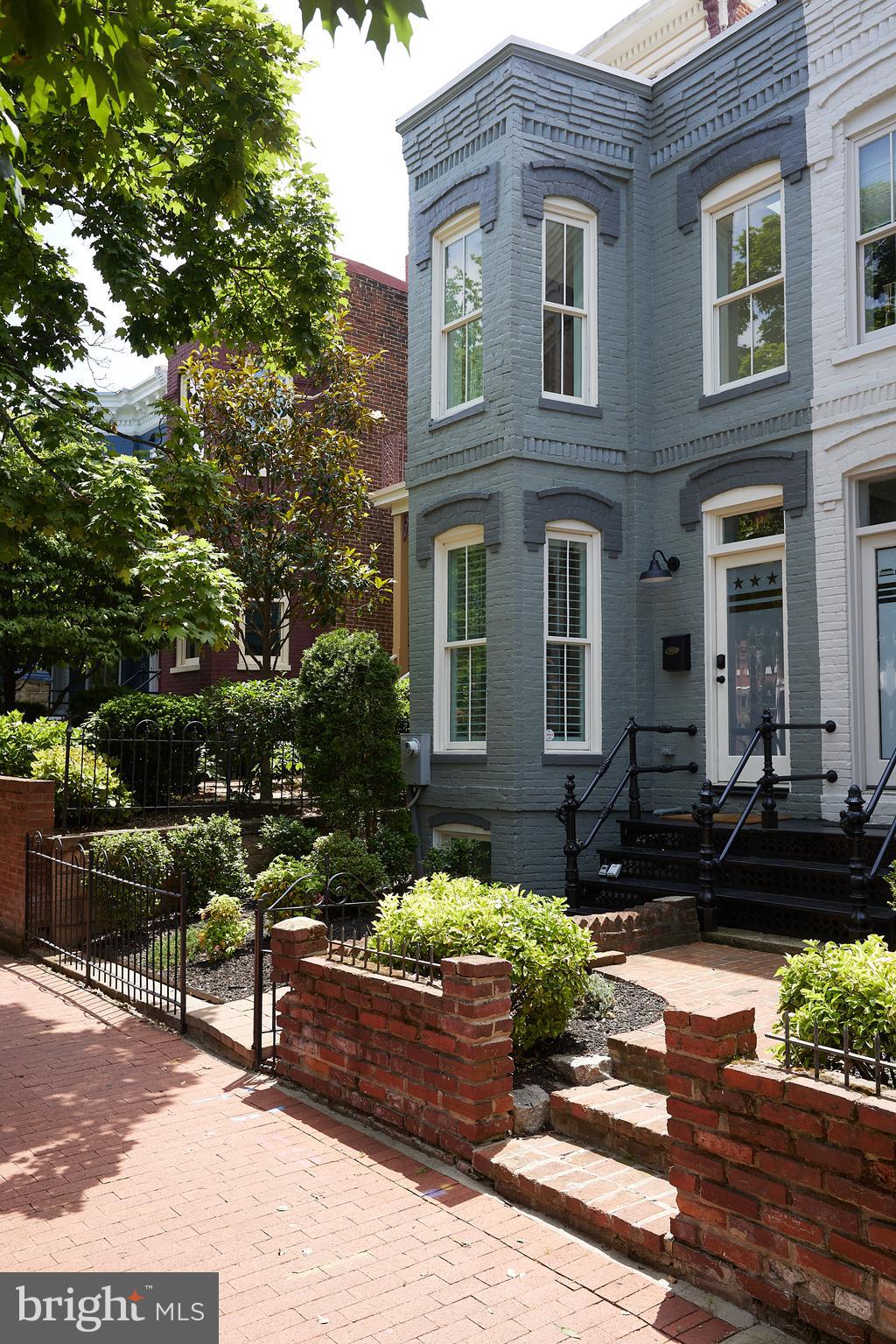 221 E Street Northeast Washington, DC 20002 - Photo 3 of 41