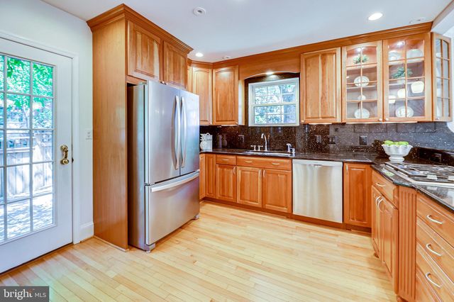 $1,100,000 | 723 West Braddock Road, Alexandria, VA 22302