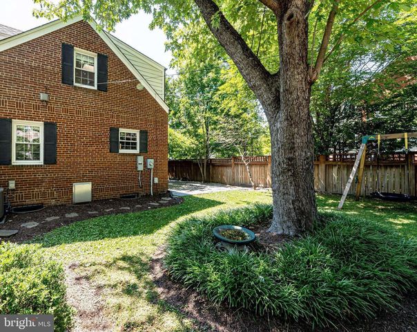 $1,100,000 | 723 West Braddock Road, Alexandria, VA 22302