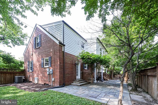 $1,100,000 | 723 West Braddock Road, Alexandria, VA 22302