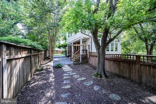 $1,100,000 | 723 West Braddock Road, Alexandria, VA 22302