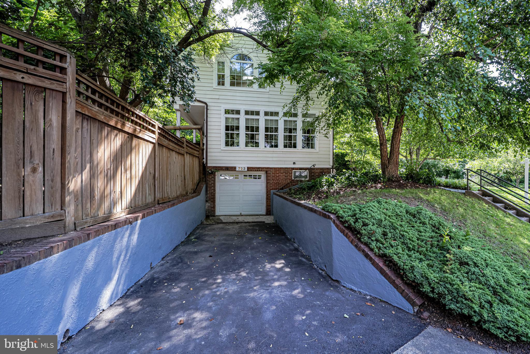 723 West Braddock Road Alexandria, VA 22302 - Photo 23 of 43 Ample parking spots in the large driveway