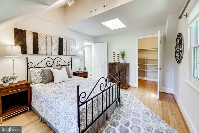 $1,100,000 | 723 West Braddock Road, Alexandria, VA 22302