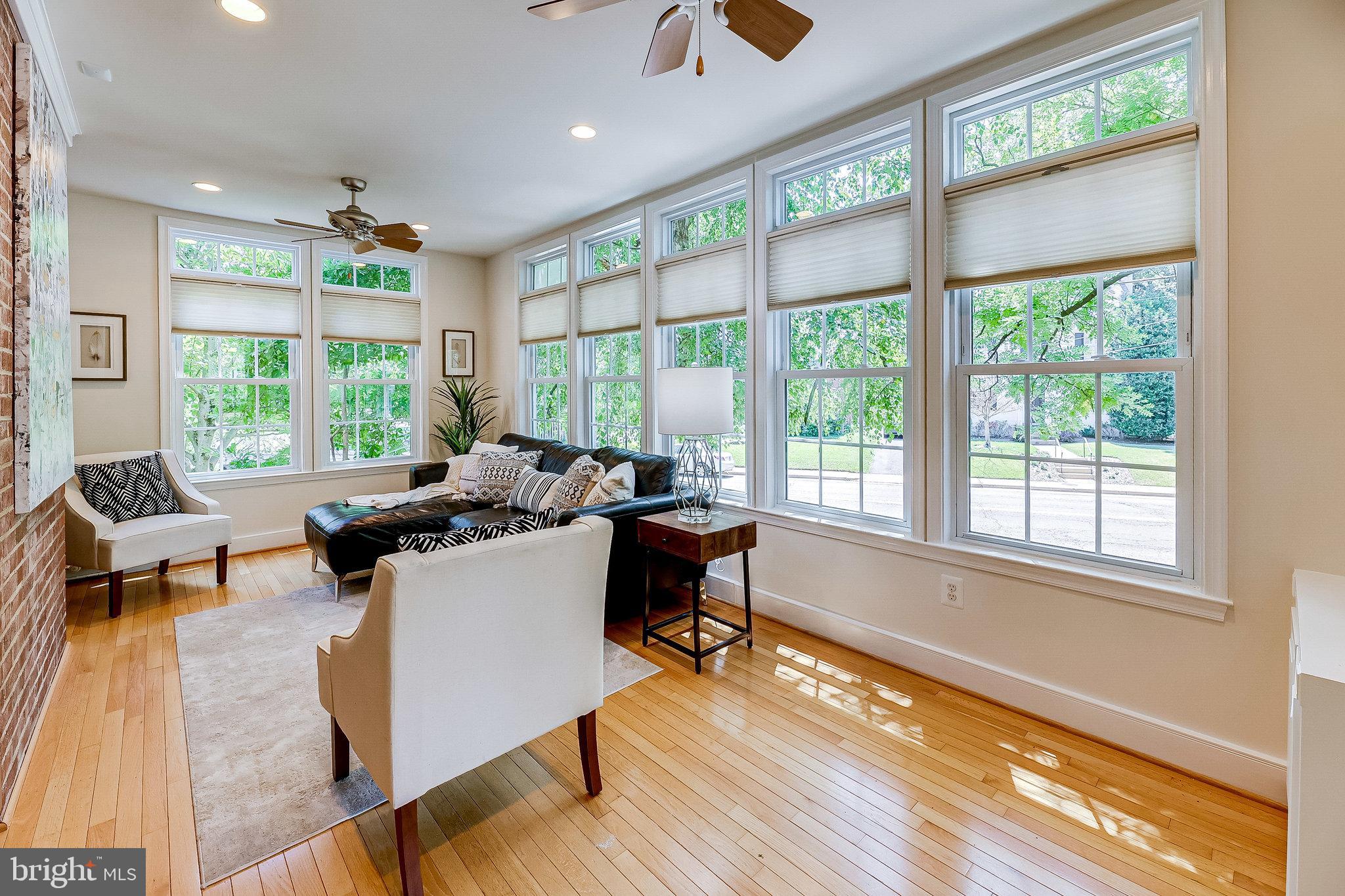 723 West Braddock Road Alexandria, VA 22302 - Photo 8 of 43 Main-level office w/ transom windows