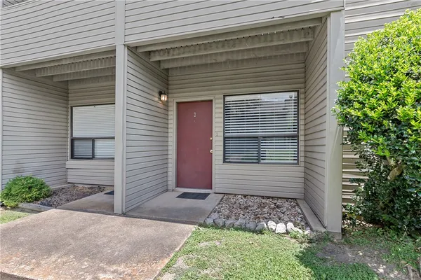 $1,300 | 1900 Dartmouth Street, Unit I2, College Station, TX 77840